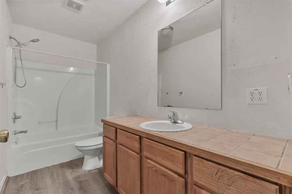 112 SANDSTONE DRIVE #G Jarrell, TX 76537