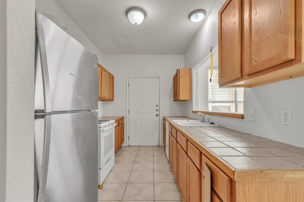 112 SANDSTONE DRIVE #G Jarrell, TX 76537