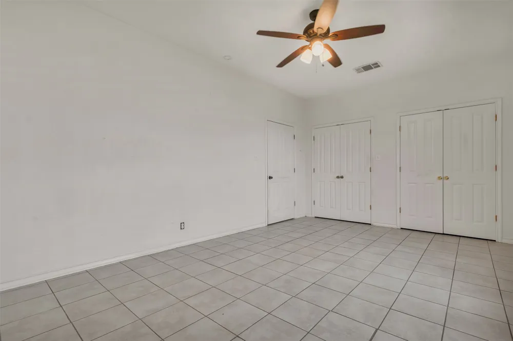 112 SANDSTONE DRIVE #G Jarrell, TX 76537