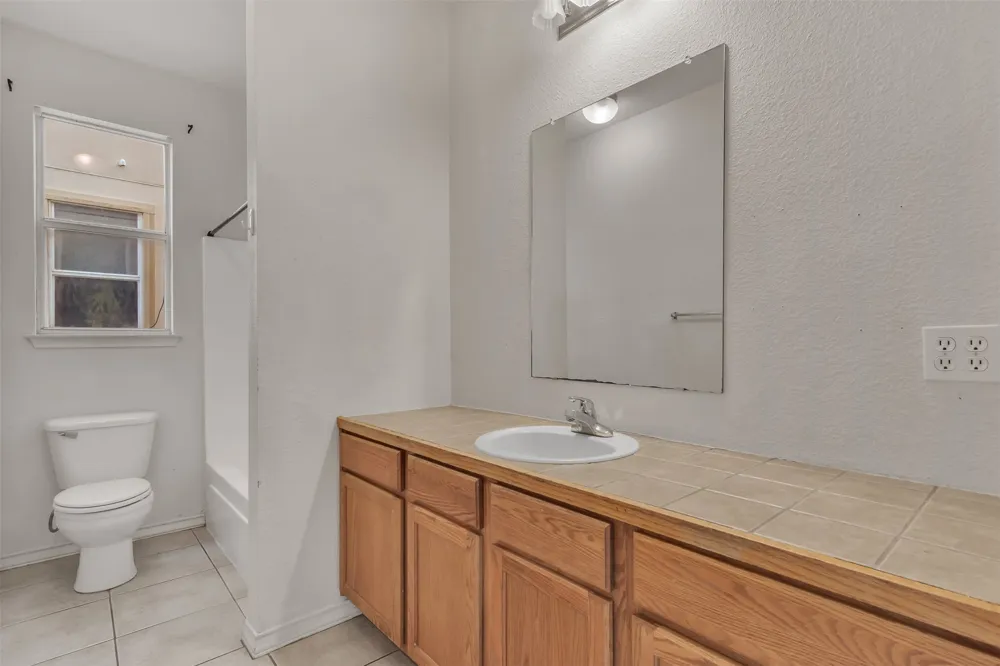 112 SANDSTONE DRIVE #G Jarrell, TX 76537