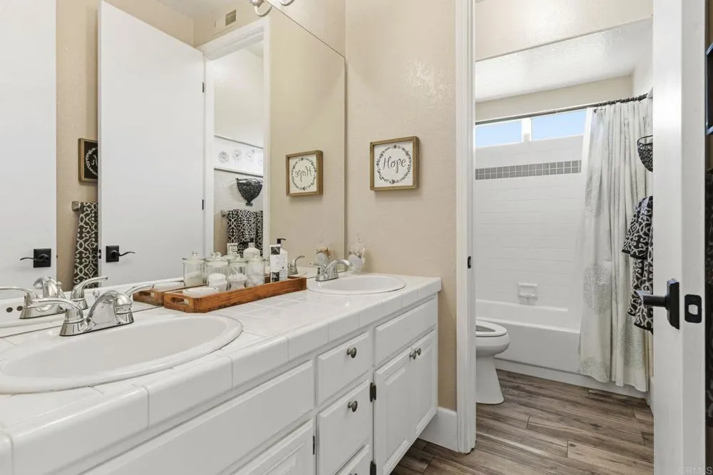 2763 Canyon Oak Place Escondido, CA 92029