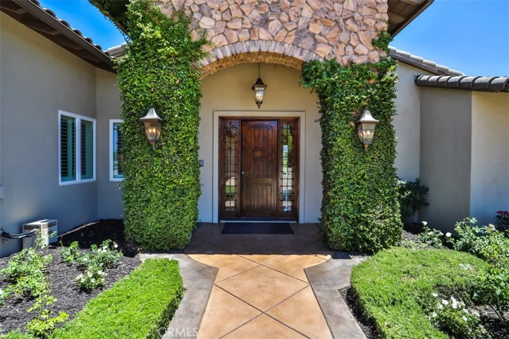 39520 Colleen Way Temecula, CA 92592