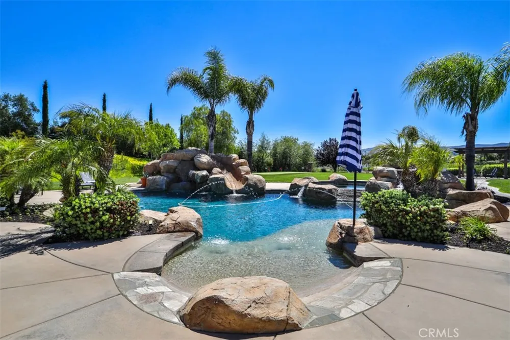 39520 Colleen Way Temecula, CA 92592