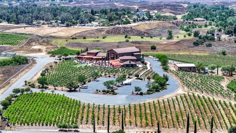 39520 Colleen Way Temecula, CA 92592