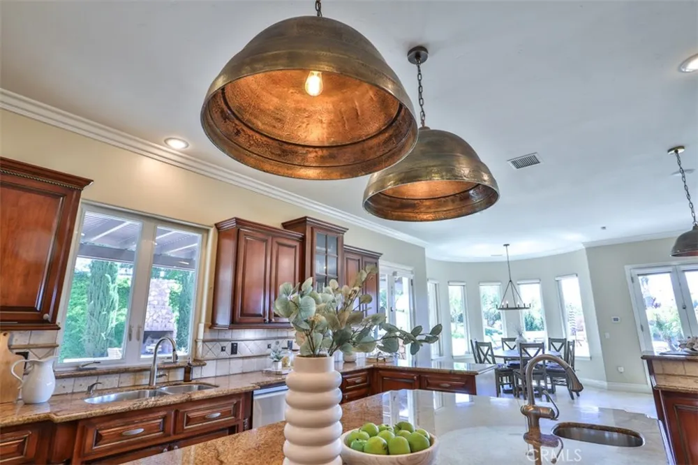 39520 Colleen Way Temecula, CA 92592