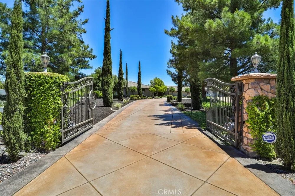 39520 Colleen Way Temecula, CA 92592
