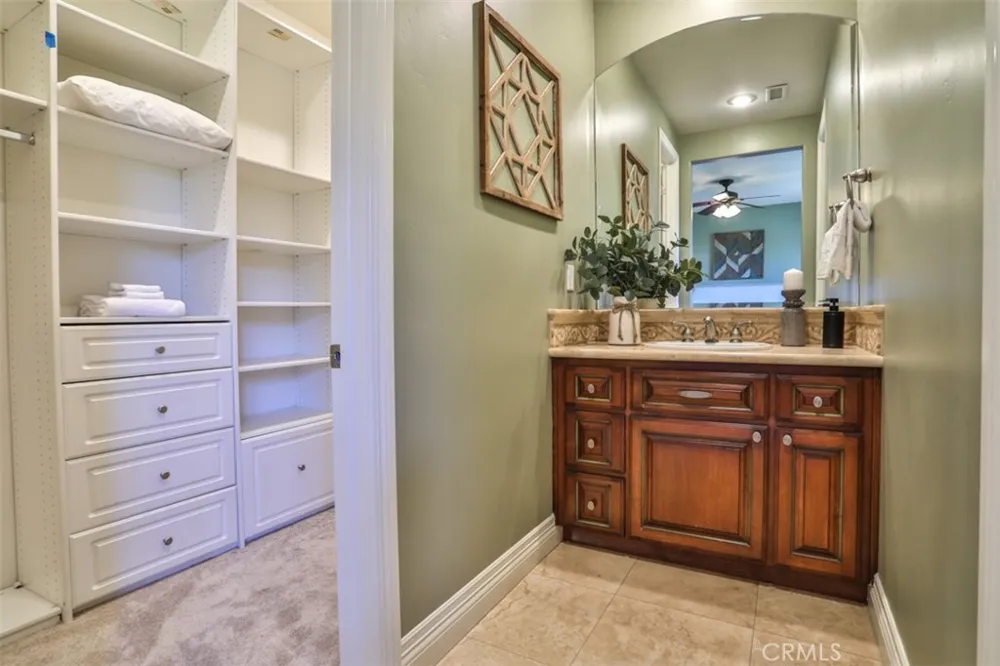 39520 Colleen Way Temecula, CA 92592