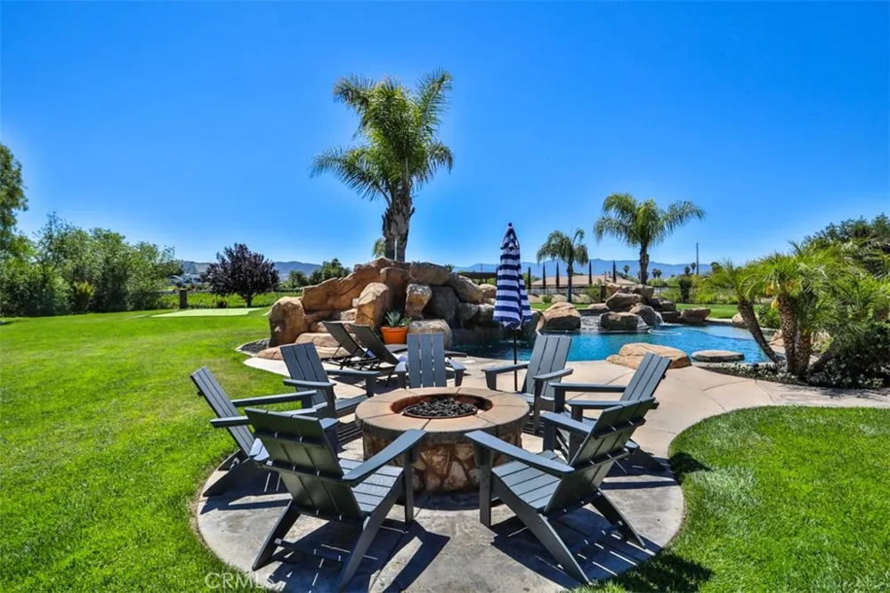 39520 Colleen Way Temecula, CA 92592