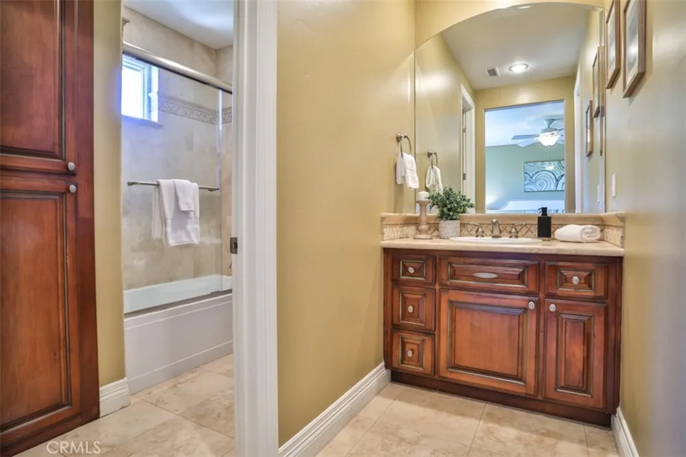 39520 Colleen Way Temecula, CA 92592