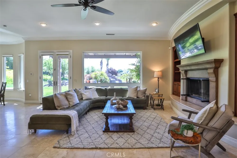 39520 Colleen Way Temecula, CA 92592