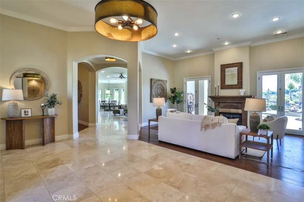 39520 Colleen Way Temecula, CA 92592