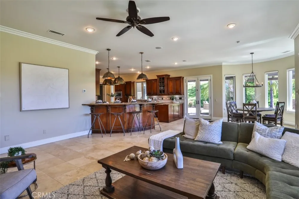 39520 Colleen Way Temecula, CA 92592