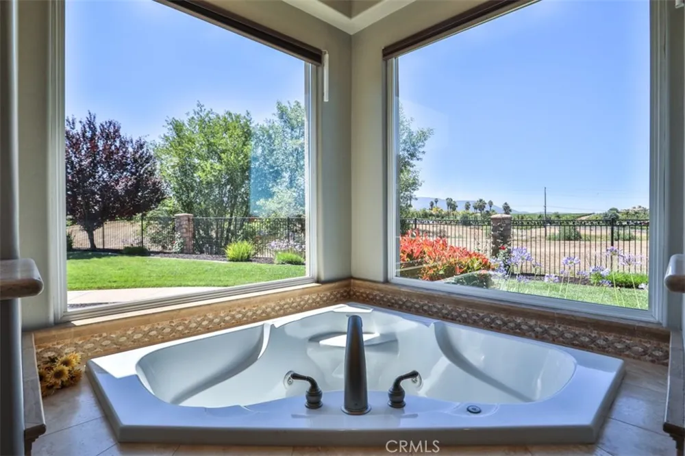 39520 Colleen Way Temecula, CA 92592