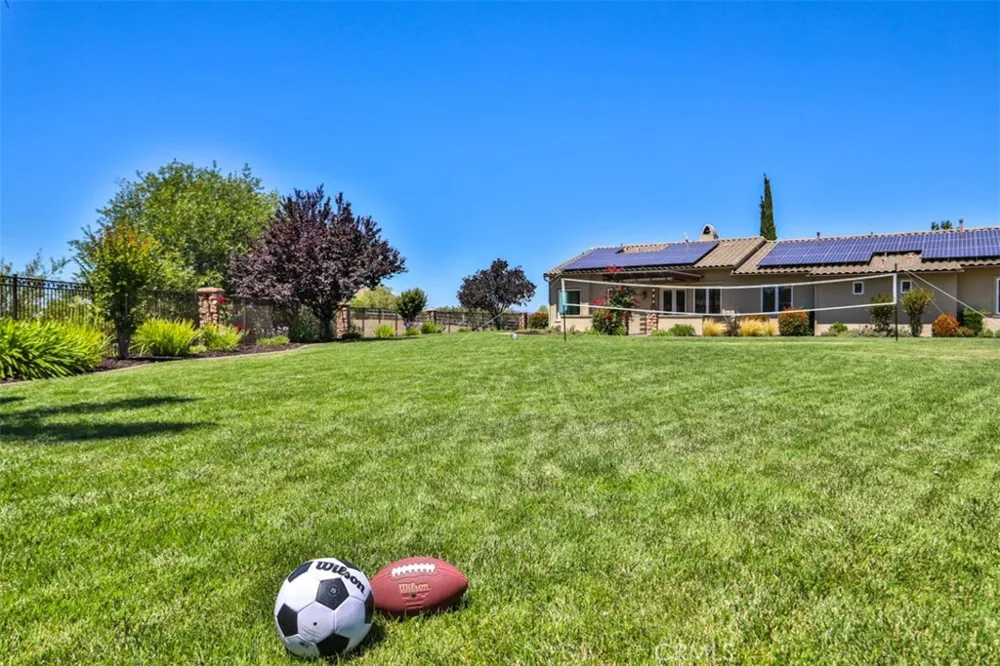39520 Colleen Way Temecula, CA 92592