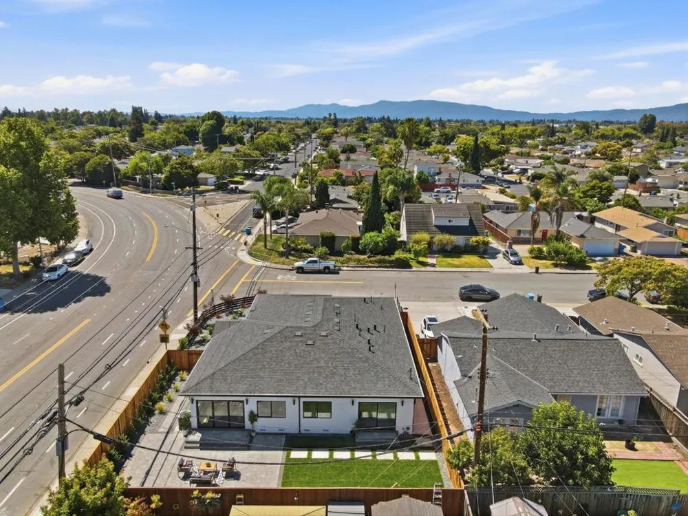 3015 Machado Avenue Santa Clara, CA 95051