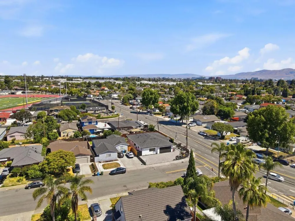 3015 Machado Avenue Santa Clara, CA 95051