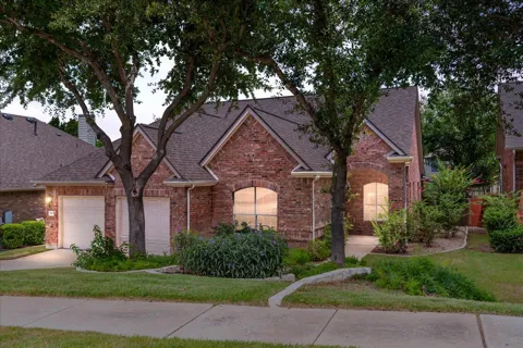 2507 Powderham Lane