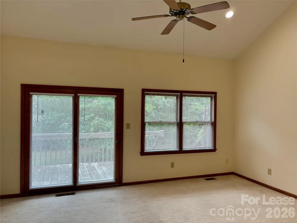 153 Hillcrest Drive Lincolnton, NC 28092