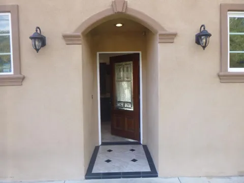 770 W Altadena Drive