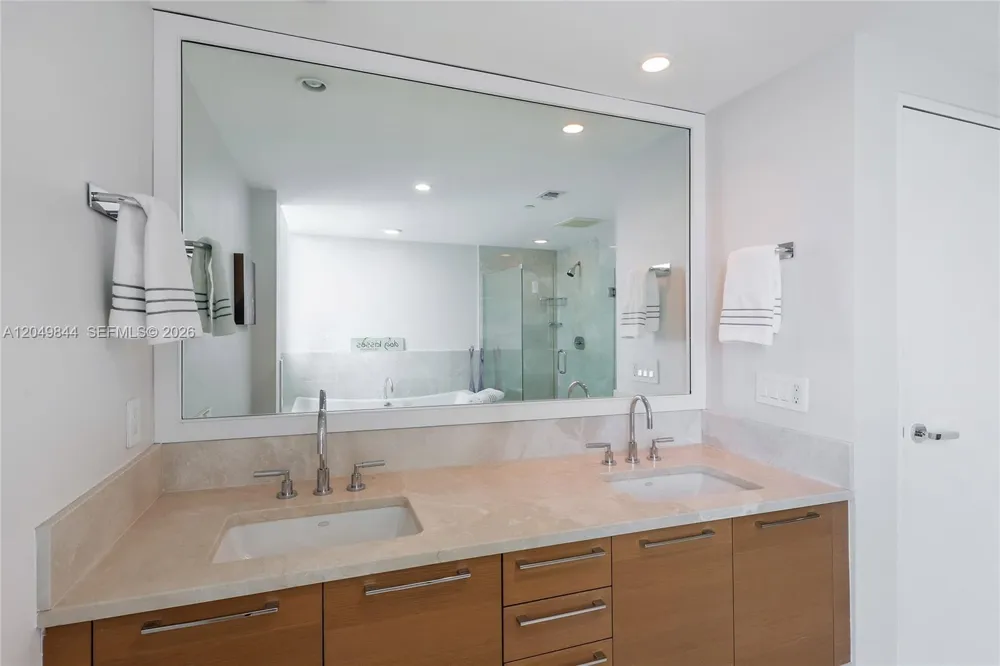 17001 Collins Ave #1401 Sunny Isles Beach, FL 33160