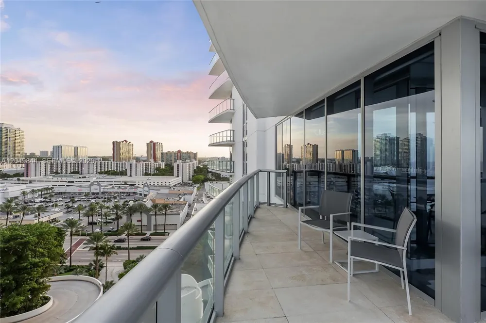 17001 Collins Ave #1401 Sunny Isles Beach, FL 33160