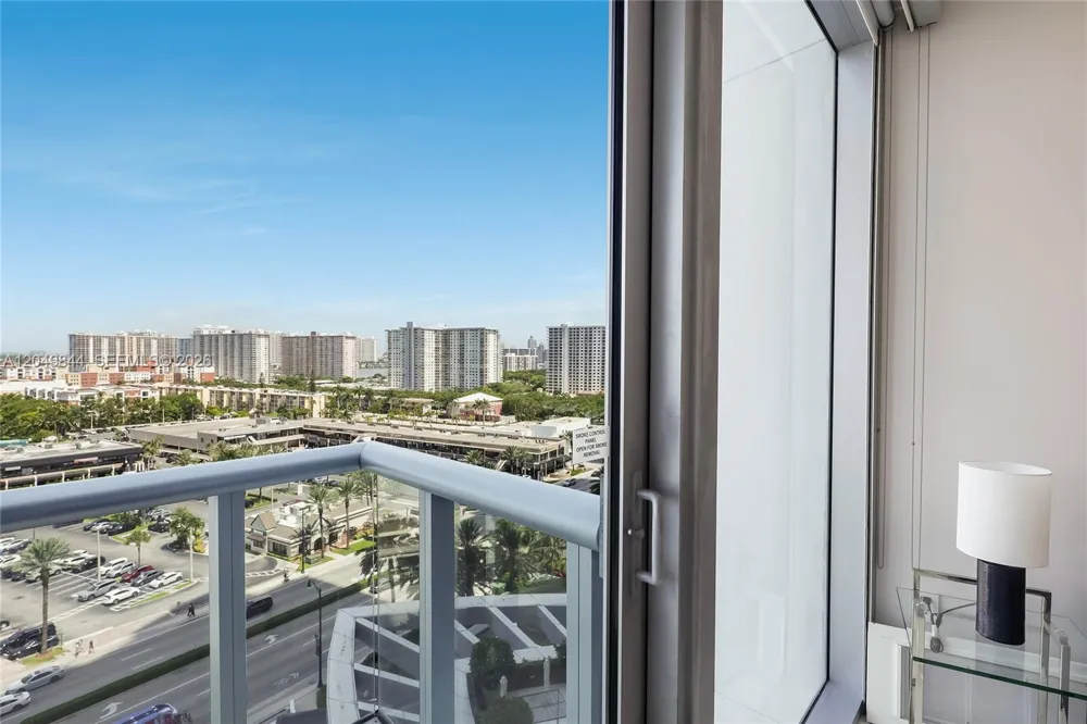 17001 Collins Ave #1401 Sunny Isles Beach, FL 33160