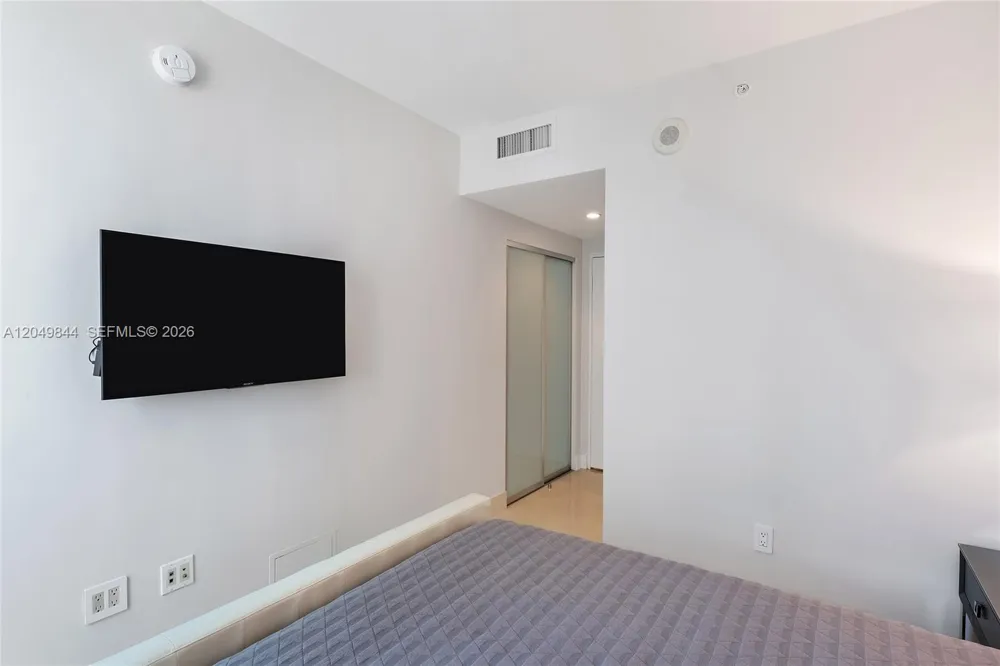 17001 Collins Ave #1401 Sunny Isles Beach, FL 33160