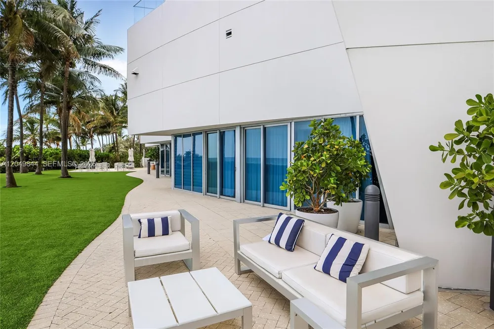 17001 Collins Ave #1401 Sunny Isles Beach, FL 33160