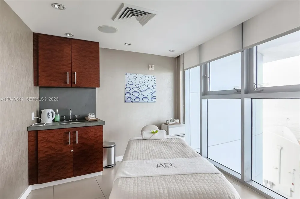 17001 Collins Ave #1401 Sunny Isles Beach, FL 33160