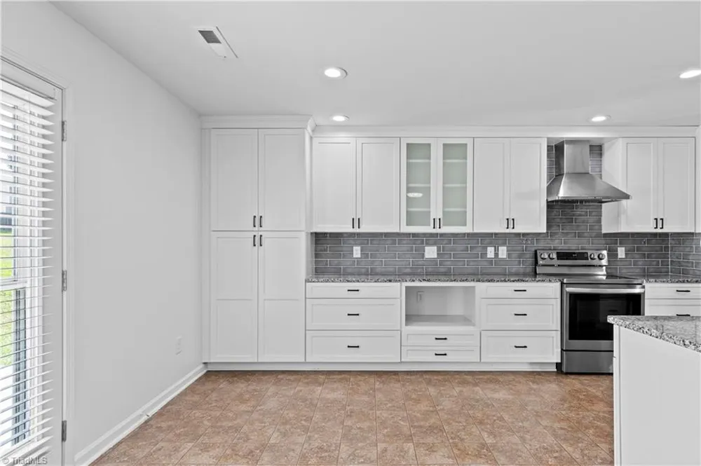 813 Leach Avenue Thomasville, NC 27360