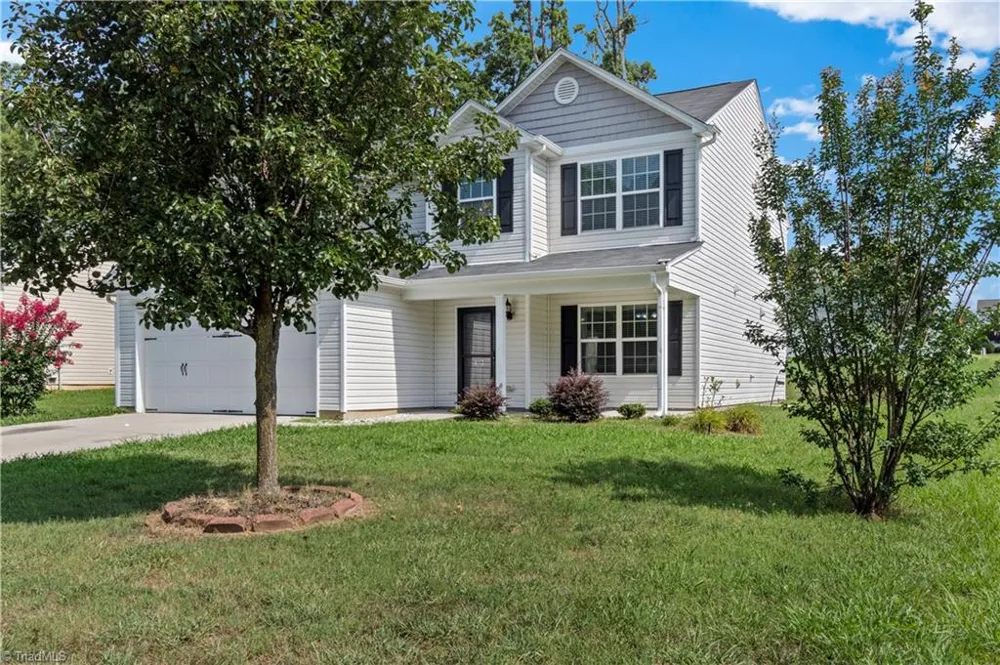 813 Leach Avenue Thomasville, NC 27360
