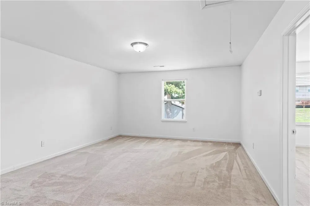 813 Leach Avenue Thomasville, NC 27360