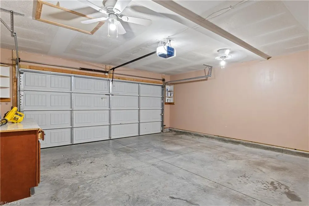813 Leach Avenue Thomasville, NC 27360