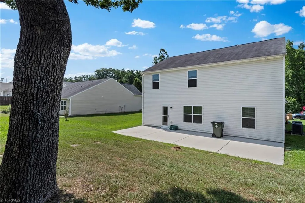 813 Leach Avenue Thomasville, NC 27360
