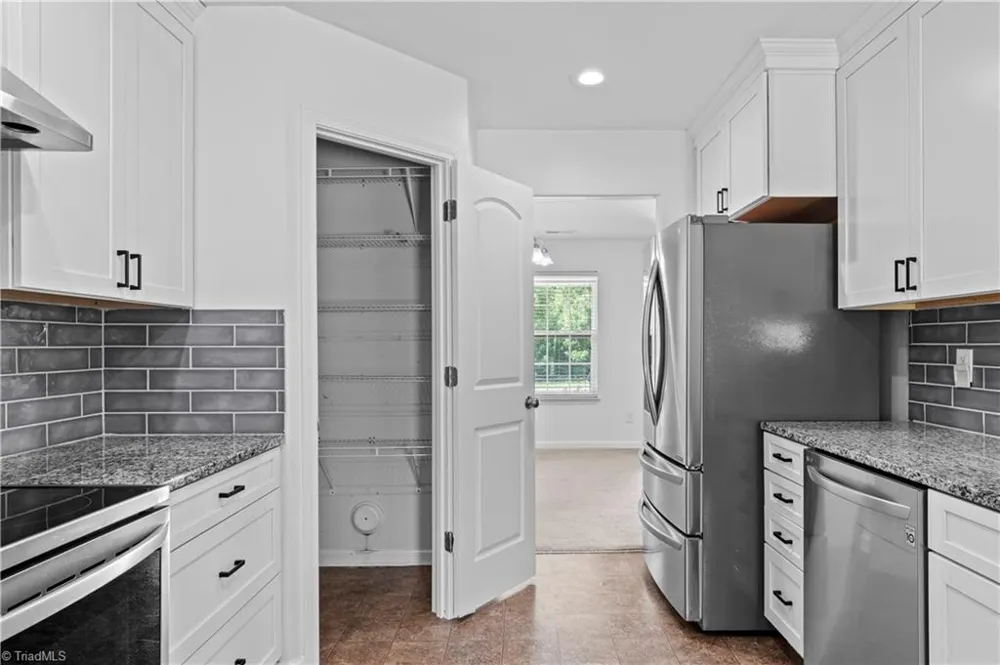 813 Leach Avenue Thomasville, NC 27360