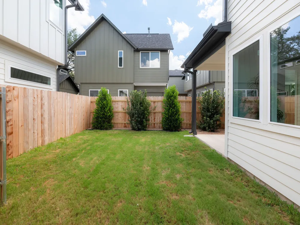 6407 Bradsher #I Austin, TX 78745