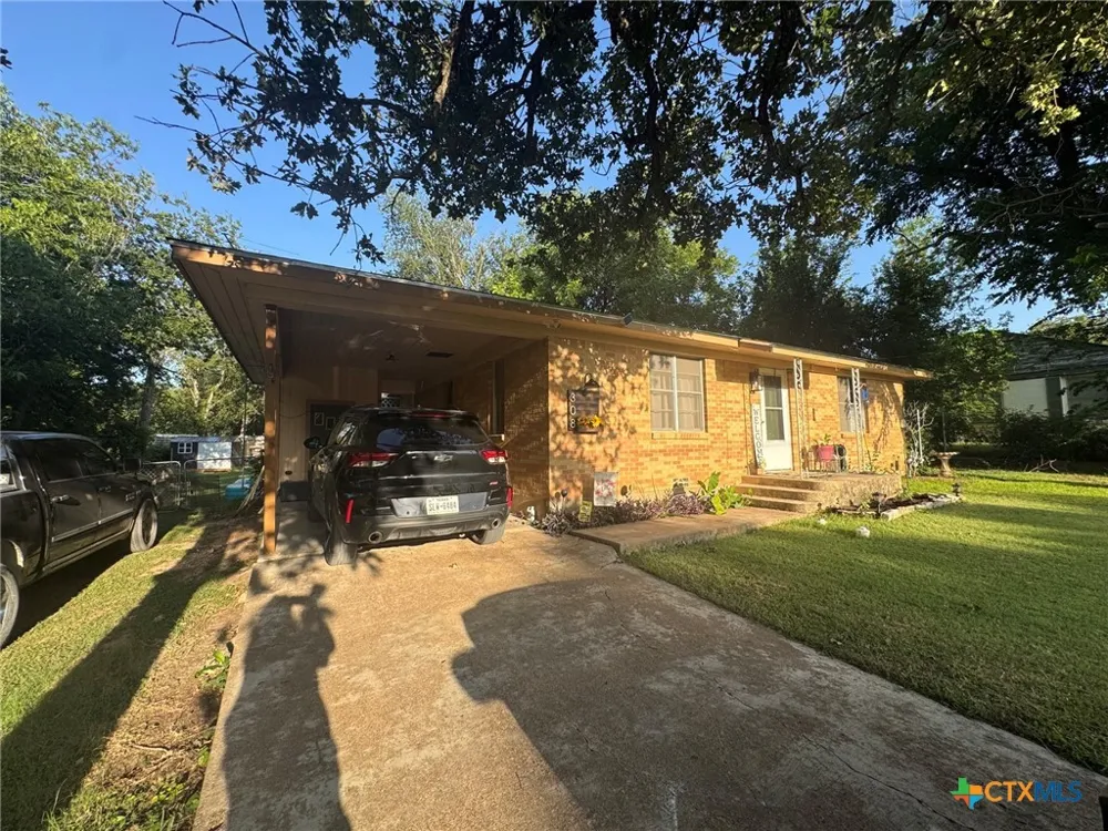 308 S Reagan Street Hamilton, TX 76531