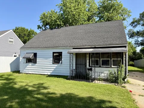 3722 W 20th Place