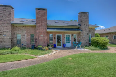 3634 GREENACRES PLACE DRIVE #202