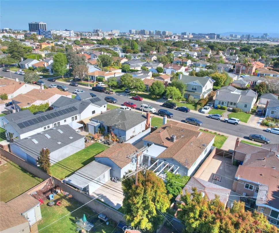 6505 W 84th Street Los Angeles, CA 90045