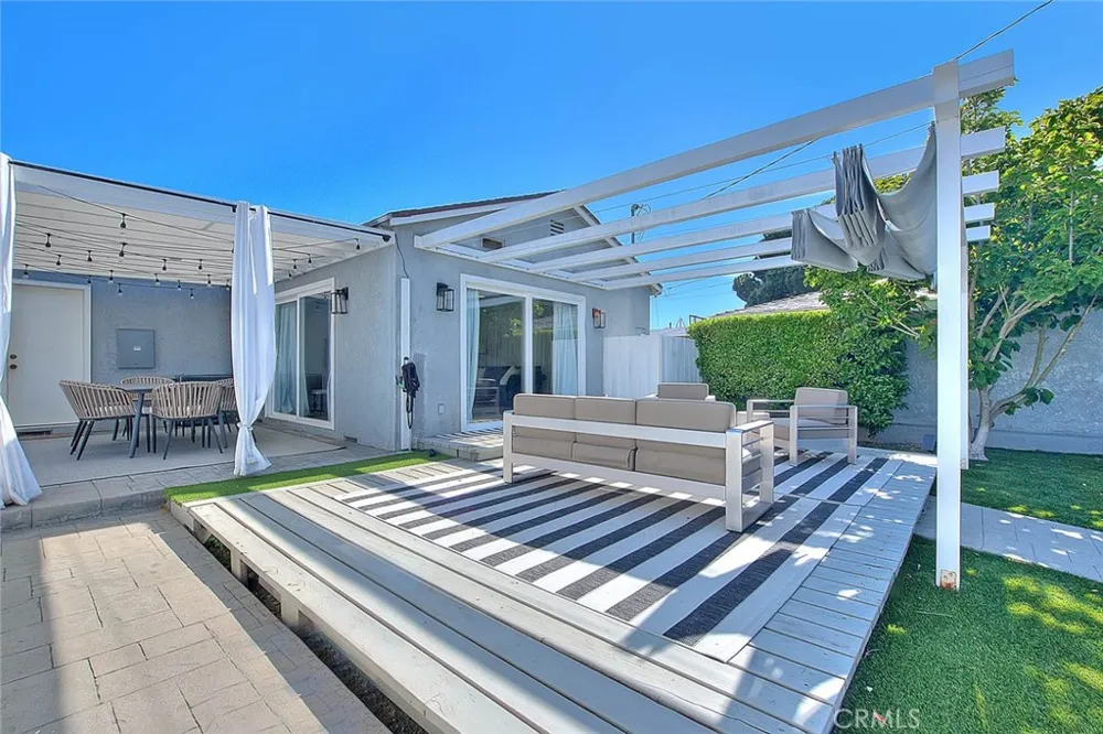 6505 W 84th Street Los Angeles, CA 90045