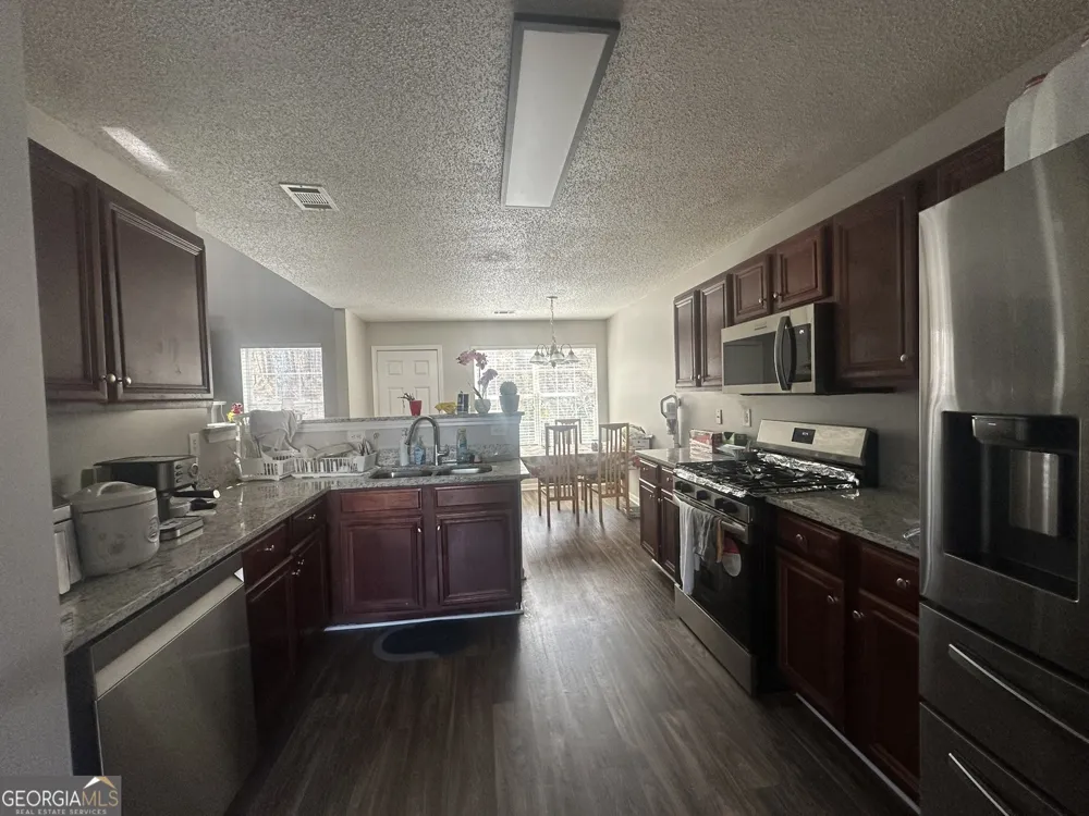 2171 Boulder Forest DR Ellenwood, GA 30294