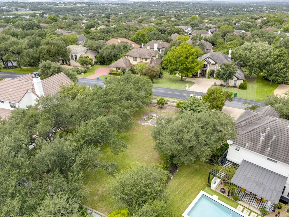 9 Wingreen Loop The Hills, TX 78738