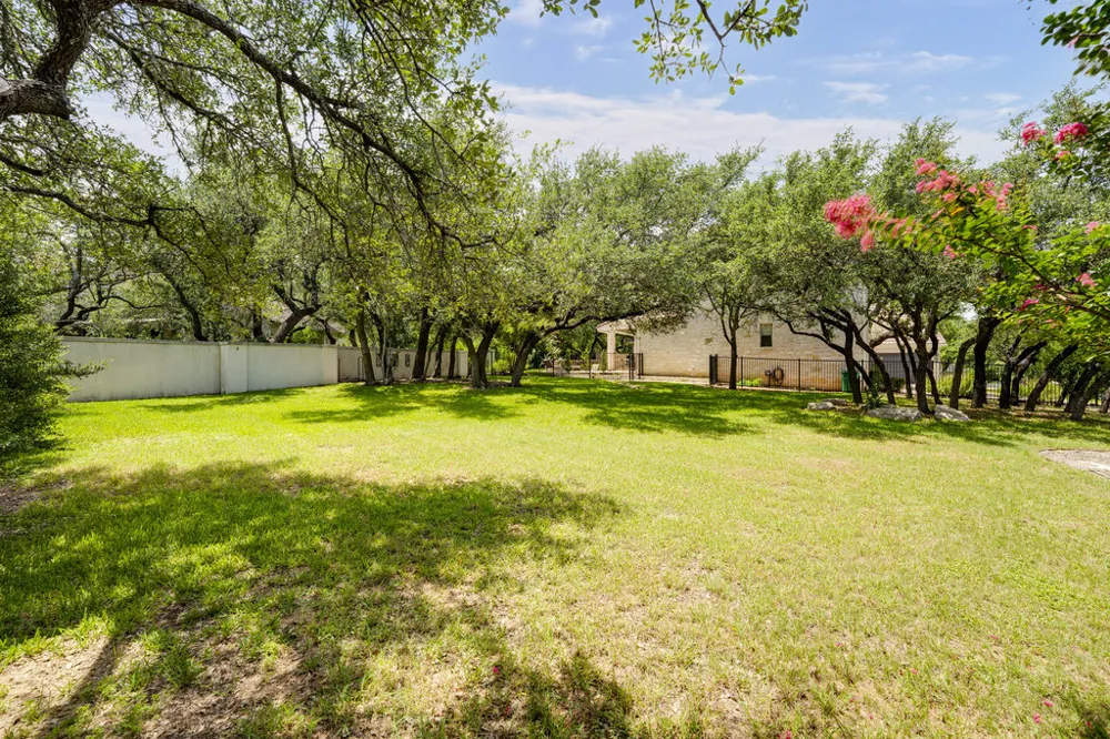 9 Wingreen Loop The Hills, TX 78738