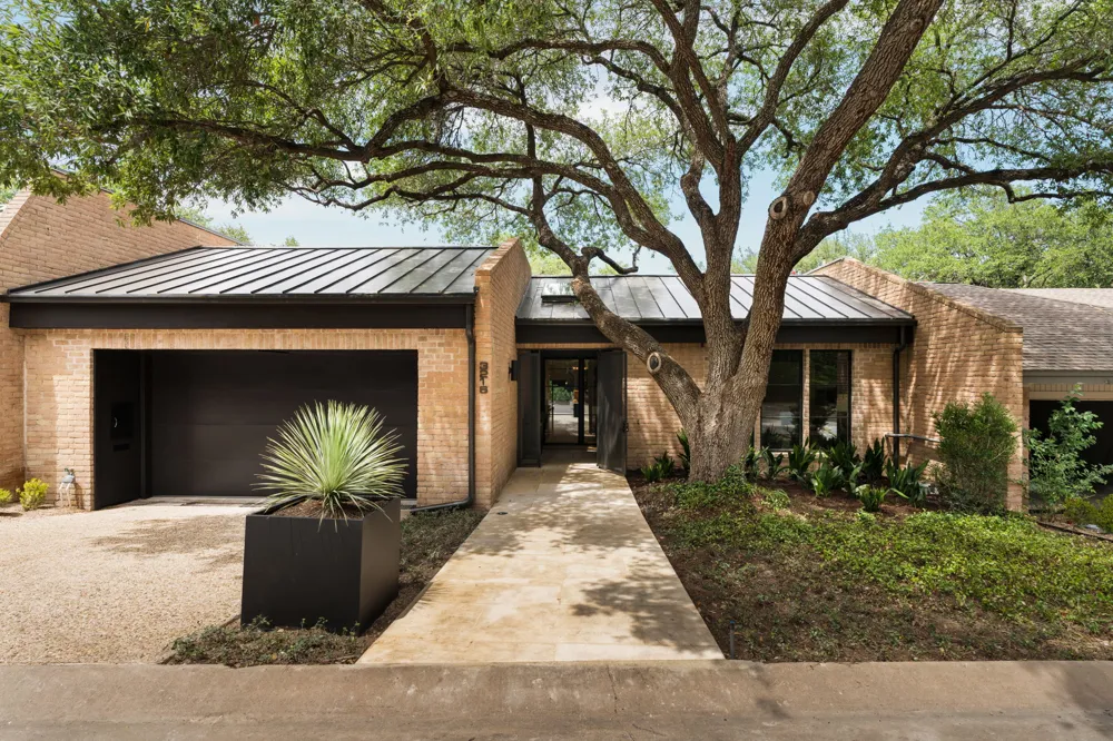 3216 Tarryhollow Drive Austin, TX 78703