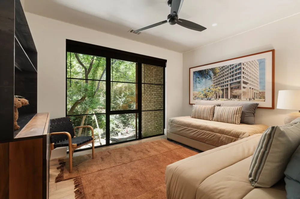 3216 Tarryhollow Drive Austin, TX 78703