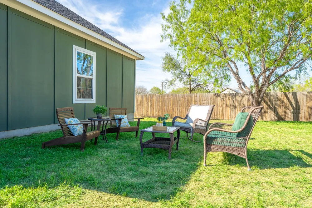 224 Spruce Avenue Luling, TX 78648