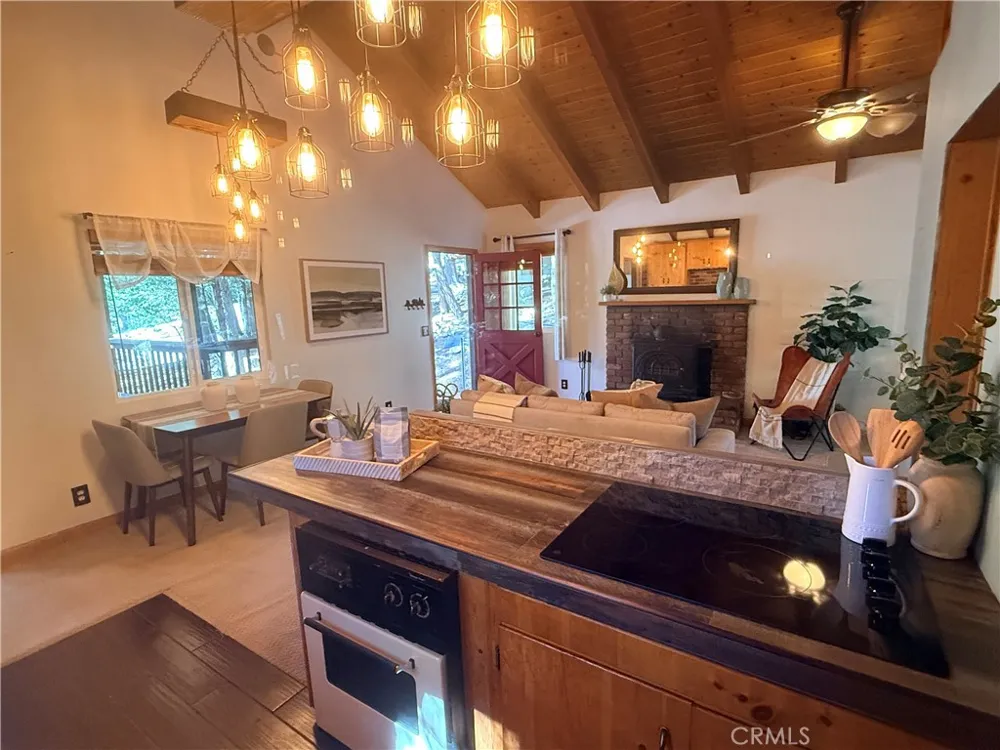 6199 Cedar Angelus Oaks, CA 92305