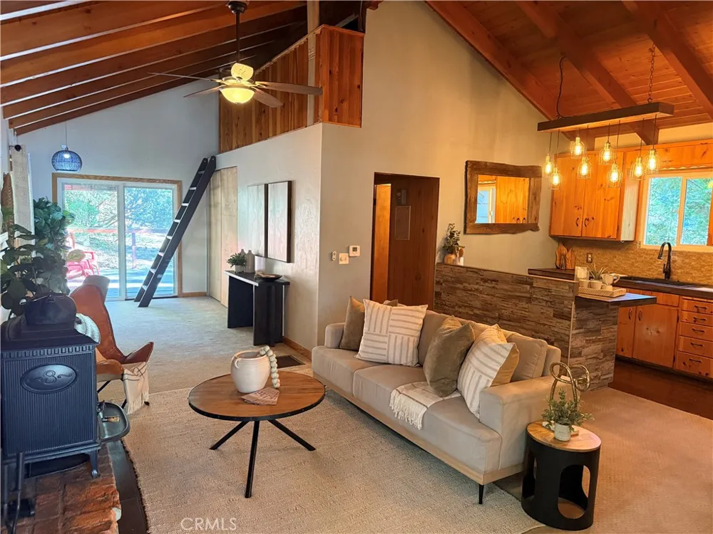 6199 Cedar Angelus Oaks, CA 92305