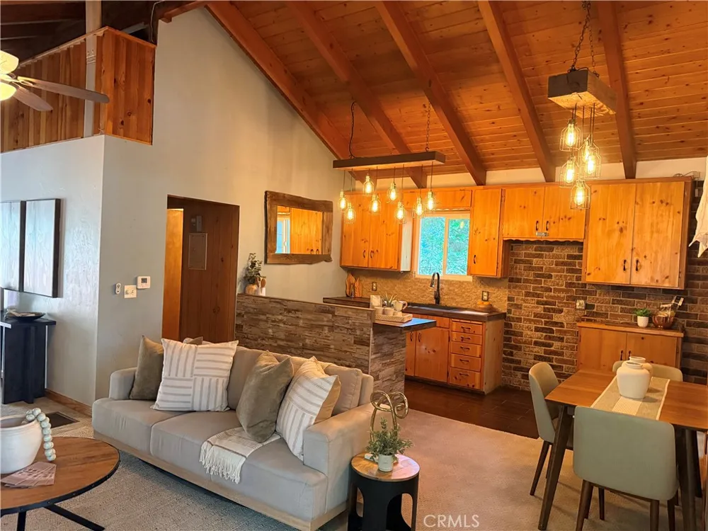 6199 Cedar Angelus Oaks, CA 92305